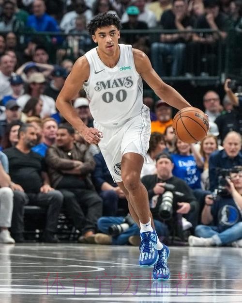 克里斯蒂连中两记三分,独行侠打出13-4开局打停尼克斯 克里斯蒂连中两记三分,独行侠打出13-4开局打停尼克斯